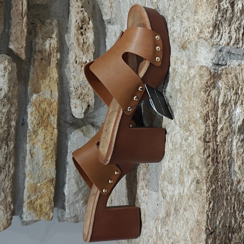 Tan Sandals with Gold Accents - Picture 8 of 8